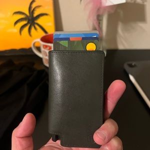 Ekster Cardholder wallet with strap for money